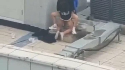 점심시간 여친 옥상으로 불러내서 숏타임 [레드걸 한국야동,최신야동,무료야동]