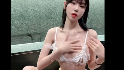 뽀얀 살결 탱글한 피부 여신[기룡이] [레드걸 한국야동,최신야동,무료야동]